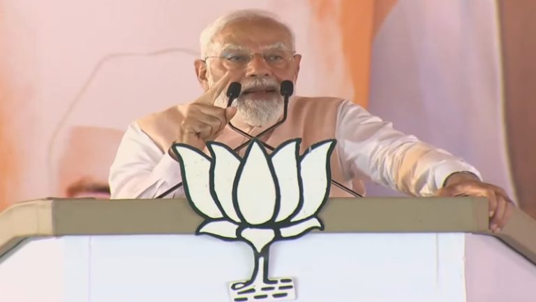 ‘भ्रष्टाचारी चाहे कितना भी बड़ा हो, कार्रवाई ज़रूर होगी’: मेरठ में गरजे PM, कहा – कान खोल कर सुन लें देश को लूटने वाले, मोदी रुकने वाला नहीं है