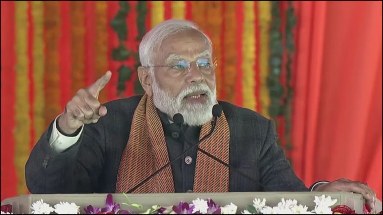 ‘2014 से कर रहा हूँ दिल जीतने का प्रयास… लगता है सफल हो गया’ : जम्मू-कश्मीर को PM मोदी ने दी ₹6400 करोड़ की सौगात, बोले – ये क्षेत्र नहीं भारत का मस्तक है