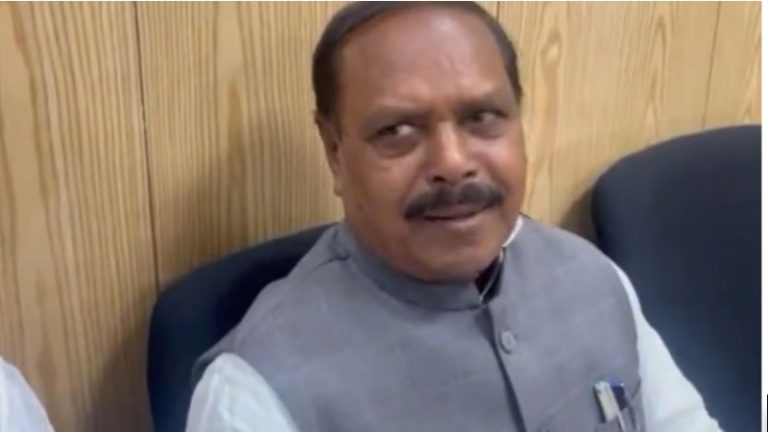 बिहार में ‘खेला होगा’ कहते रहे गए तेजस्वी यादव, इधर हर दिन लुट रही है RJD: 15 दिनों में 5 विधायकों ने छोड़ी पार्टी, अब एनडीए में भभुआ के MLA हुए शामिल