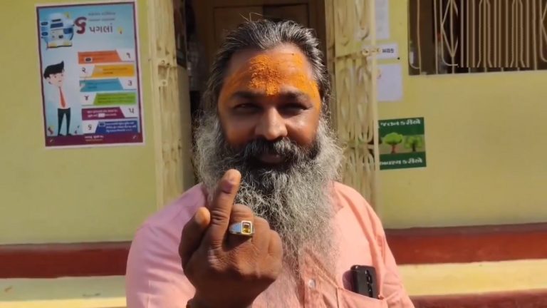 इस बूथ पर होती है 100%, क्योंकि वोटर है केवल 1: मतदान कराने के लिए तैनात करने पड़ते हैं 15 कर्मचारी