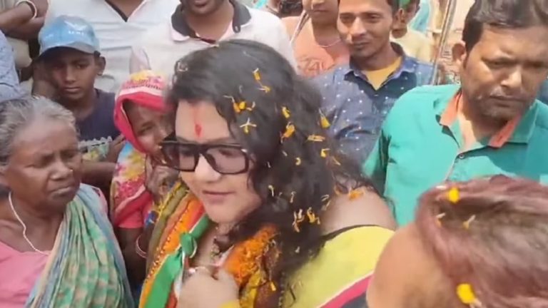 लोकसभा चुनाव से पहले TMC कैंडिडेट सुजाता मंडल ने वोटरों को दी ‘नतीजा’ भुगतने की धमकी, पहले दलितों को कह चुकी हैं ‘भिखारी’