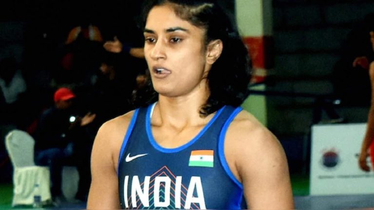 विनेश फोगाट 53kg कैटिगरी में ओलंपिक की रेस से लगभग बाहर, जूनियर खिलाड़ी से 0-10 से हारीं: धरना देकर बोला था – ‘नेशनल नहीं… सीधा ओलंपिक खेलेंगे’