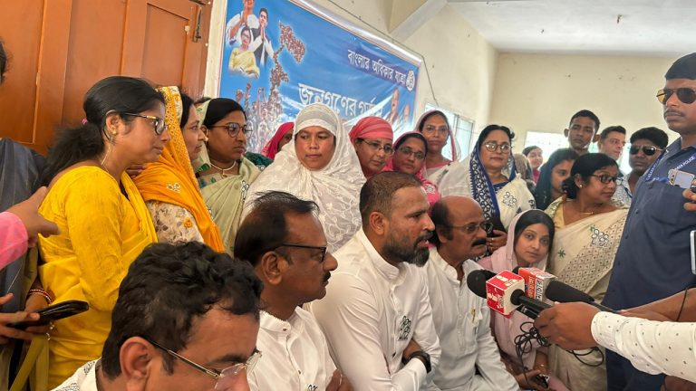 क्रिकेट विश्वकप जीतने वाली तस्वीर का चुनाव प्रचार में इस्तेमाल कर रहे थे TMC उम्मीदवार यूसुफ पठान: चुनाव आयोग ने फटकारा, कहा – सब हटाओ