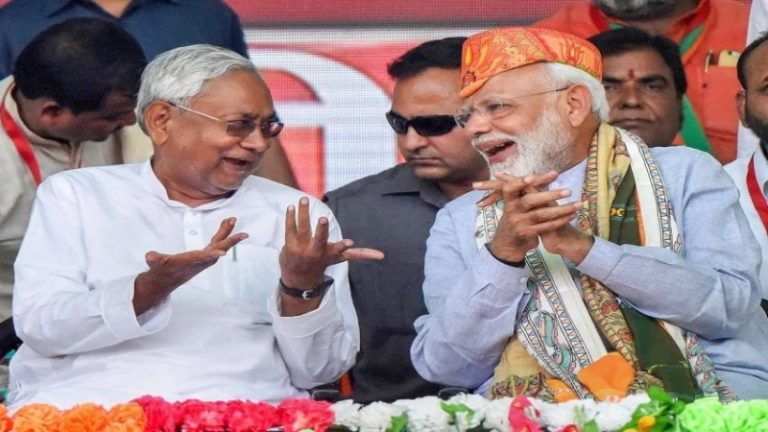 अब इधर-ऊधर नहीं होऊँगा: औरंगाबाद में मंच से नीतीश कुमार ने पीएम मोदी से किया वादा, कहा- हम मिलकर बिहार का विकास करेंगे