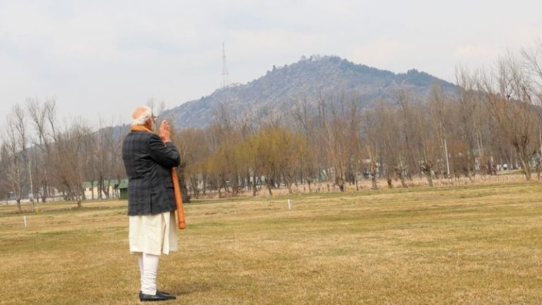 जिस ‘शंकराचार्य पर्वत’ को PM मोदी ने श्रीनगर में किया प्रणाम, उसे इस्लामी कट्टरपंथी बुलाते हैं ‘तख्त-ए-सुलेमान’ : नाम बदलकर हिंदू इतिहास मिटाने की रिवायत पुरानी