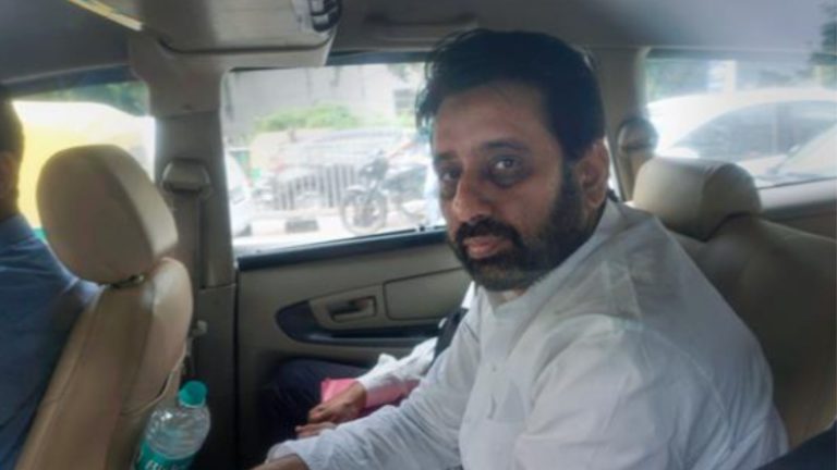 AAP विधायक अमानतुल्लाह नहीं हुए गिरफ्तार, आतिशी-संजय सिंह ने मचाया था हल्ला: आधी रात को एजेंसी ने पूछताछ के बाद छोड़ा