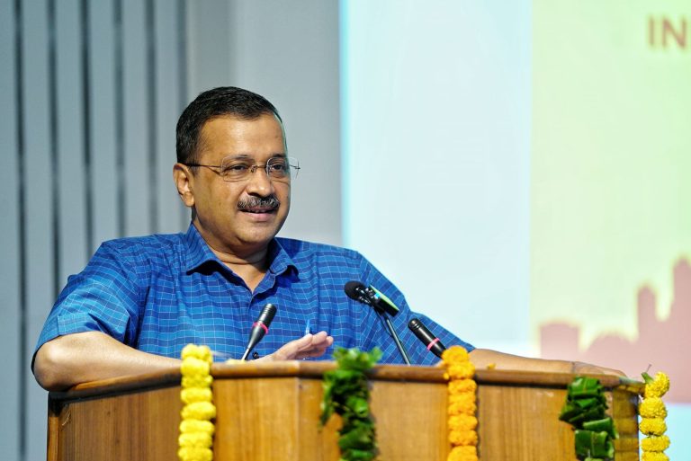 सुप्रीम कोर्ट ने अरविंद केजरीवाल की गिरफ़्तारी पर त्वरित सुनवाई से किया इनकार, CJI बोले – ईमेल भेजो: हफ्ते में 5 बार लीगल टीम से बैठक की माँग भी रद्द