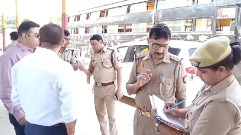 बुरी तरह पीटते थे, साफ़ करवाते थे शौचालय… 93 बच्चों को बस में भर कर ले जा रहे 5 मौलवी धराए, अनाथ बता कर उठाते थे फंडिंग, देवबंद के मदरसों में डालने की थी साजिश
