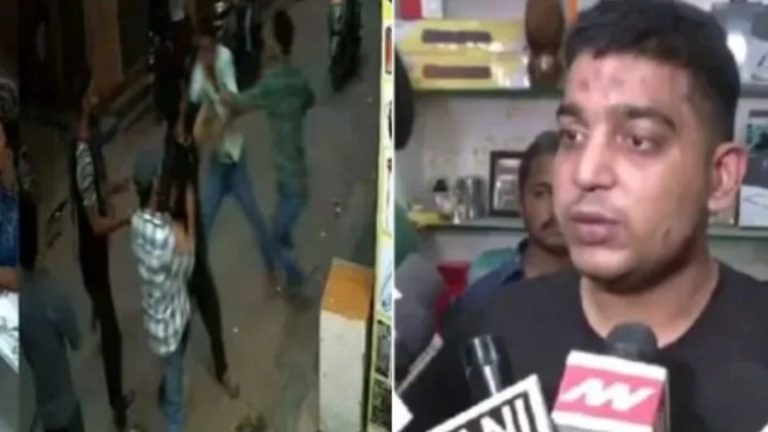 अपनी दुकान में ‘हनुमान चालीसा’ सुनने पर हुई जिस मुकेश की पिटाई, अब उन पर सुलेमान की अम्मी ने कराई FIR: कहा- म्यूजिक बजा 3 हजार नमाजियों को किया तंग