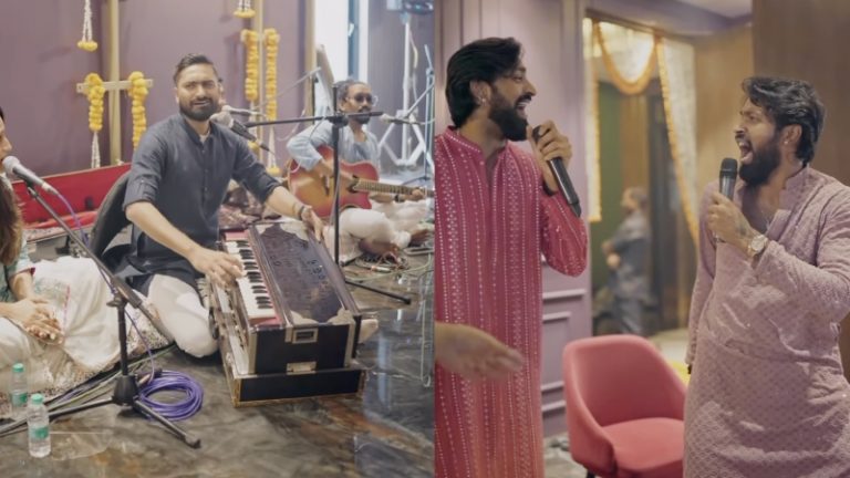 हरे रामा, हरे कृष्णा… सोमनाथ दर्शन के बाद परिवार के संग भजन पर झूमे हार्दिक पंड्या: IPL में मुंबई को मिली है पहली जीत, T20 वर्ल्ड कप के लिए चुनी जानी है टीम