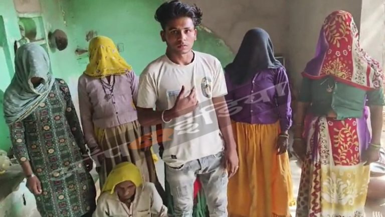 ‘आज पुलिस ने बचा लिया… साले कुम्हार जान से खत्म कर देंगे‘ – नूहं में जुबैर सहित मुस्लिम भीड़ ने फाड़े हिन्दू महिलाओं के कपड़े, धर्म परिवर्तन और गाँव छोड़ने की भी धमकी