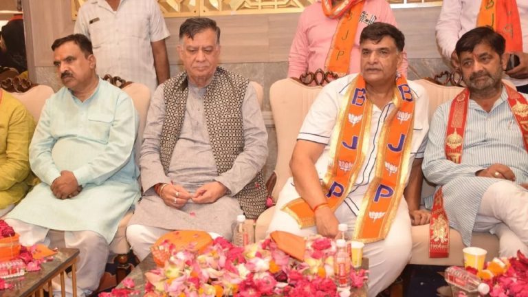 कॉन्ग्रेस के लिए सबसे बड़ी चुनौती बन गया यूपी का ये ‘बागी’: एक दिन में 3000 कॉन्ग्रेसी BJP में शामिल हुए, पूरी कानपुर टीम ही ले उड़े