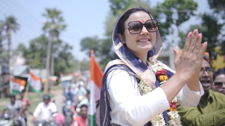 महुआ मोइत्रा के खिलाफ ED ने दर्ज की FIR: ‘घूस के बदले सवाल’ मामले में 3 बार समन को धता बता चुकी हैं TMC की पूर्व सांसद, इस बार ‘राजमाता’ से कड़ा मुकाबला