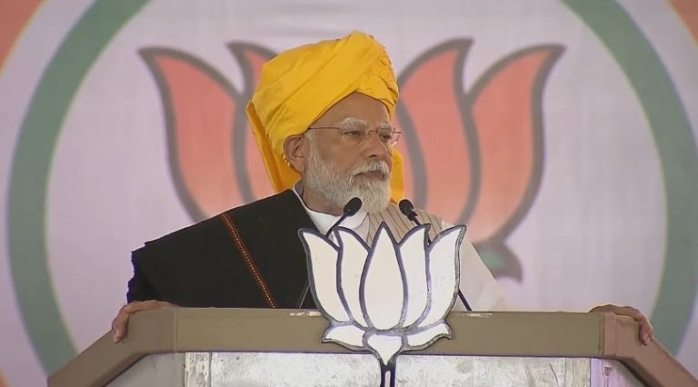 ‘एक बड़े नेता ने डूबते सूरज की शपथ खाई थी कि वे सूखा क्षेत्र में पानी लाएँगे’: PM मोदी ने महाराष्ट्र में कॉन्ग्रेस और शरद पवार पर साधा निशाना
