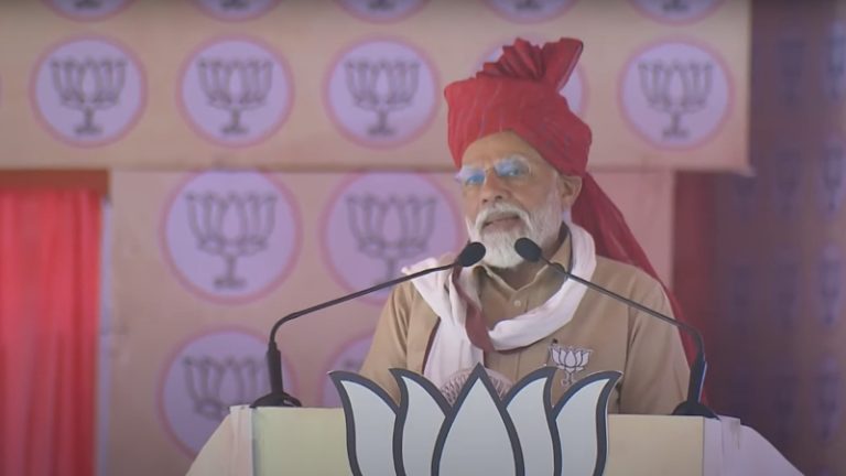 ‘दुश्मन भी जानते हैं नया भारत घर में घुसकर मारता है’: द गार्जियन की रिपोर्ट के बाद चुरू से गरजे PM मोदी, कहा- मेरा वचन है भारत माँ का शीश नहीं झुकने दूँगा