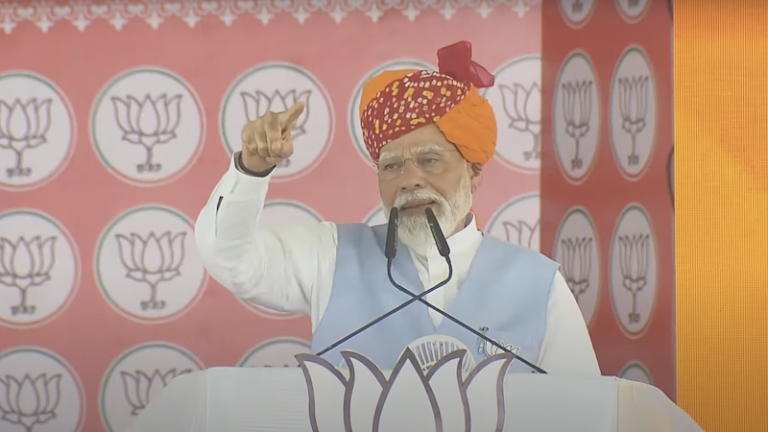 ‘कॉन्ग्रेस ने हमारी सेना को आत्मनिर्भर नहीं बनने दिया, हमने ₹21000 करोड़ पहुँचाया रक्षा निर्यात’: राजस्थान में बोले PM – मोदी 10 सालों से बुझा रहा इनकी लगाई आग