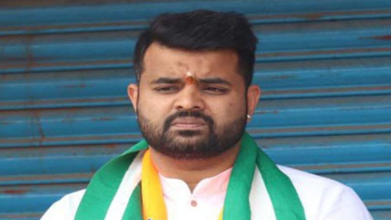 JDS ने प्रज्वल रेवन्ना को पार्टी से निकाला, कहा- SIT जाँच पूरी होने तक रहेंगे निष्कासित: कर्नाटक सेक्स स्कैंडल पर बोली BJP- हम मातृशक्ति के साथ
