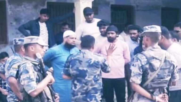 ईंट-पत्थर, लाठी-डंडे, ‘अल्लाह-हू-अकबर’ के नारे… नेपाल में रामनवमी की शोभा यात्रा पर मुस्लिम भीड़ का हमला, मंदिर में घुस कर बच्चे के सिर पर मारी तलवार