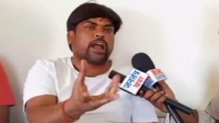 ‘मंडी से रं** को टिकट, संसद को भाजपा बनाएगा चकला’: खुद को ‘दलितों का नेता’ बताने वाले रूद्र प्रताप कुशवाहा का एक और वीडियो वायरल, कहा – महिलाओं को दिखा कर वोट…