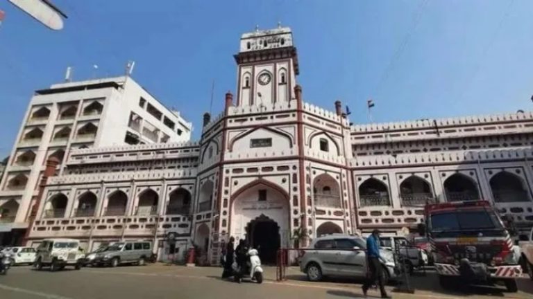 वक्फ प्रॉपर्टी नहीं है सूरत नगर निगम का मुख्य कार्यालय: वक्फ बोर्ड का आदेश ट्रिब्यूनल ने किया रद्द, बताया- अवैध, गलत और मनमाना