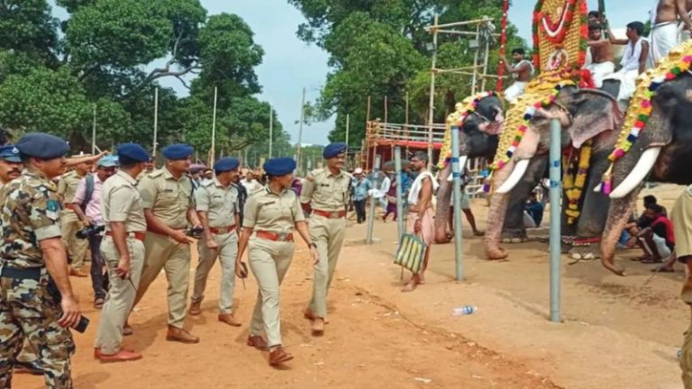 ‘त्रिशूर पूरम’ उत्सव पर कई तरह के प्रतिबंध, इतिहास में पहली बार आतिशबाजी पर भी रोक: केरल की वामपंथी सरकार के खिलाफ हिंदुओं में भारी गुस्सा