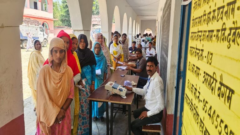 लोकसभा चुनाव 2024: बंगाल में हिंसा के बीच देश भर में दूसरे चरण का मतदान संपन्न, 61%+ वोटिंग, नॉर्थ ईस्ट में सर्वाधिक डाले गए वोट