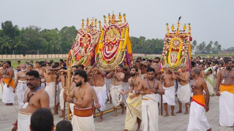 जब स्नान करने निकलते हैं भगवान पद्मनाभ, थम जाते हैं हवाई जहाज भी… जानिए क्या है केरल का अरट्टू महोत्सव