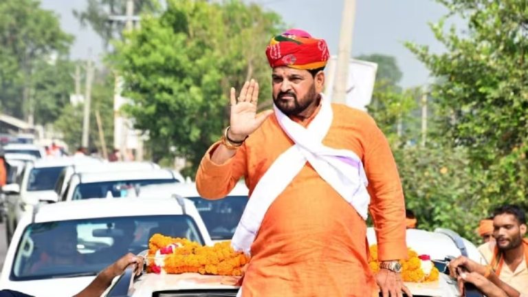 बृजभूषण शरण सिंह को अपने निशान पर चुनाव लड़वाना चाहती थी कॉन्ग्रेस, पार्टी नेता ने किया था संपर्क: WFI के पूर्व अध्यक्ष का खुलासा