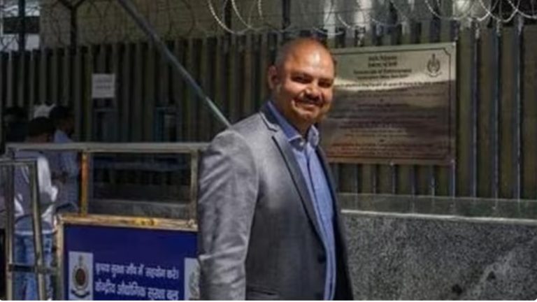 CM केजरीवाल के PA को जमानत नहीं, गिरफ्तारी से पहले ‘सेटिंग’ में लगा था विभव कुमार: जानिए स्वाति मालीवाल वाले से मारपीट में कितनी हो सकती है सजा