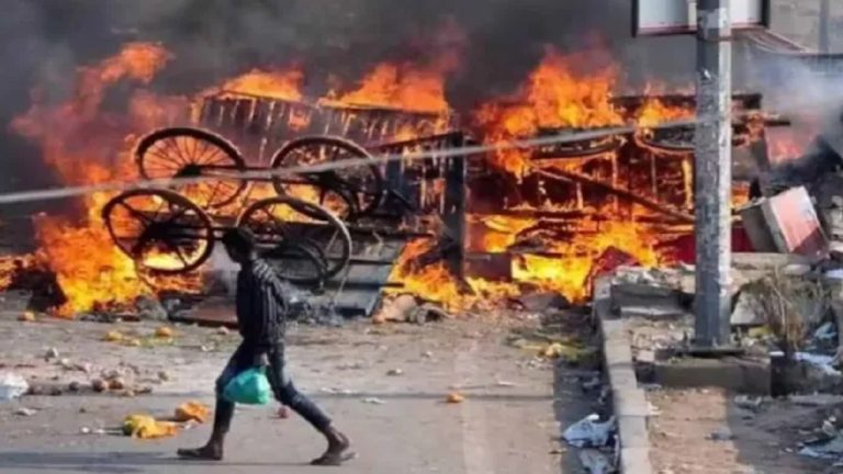 हाईकोर्ट के बाद अब सुप्रीम कोर्ट से भी दिल्ली दंगा आरोपित सलीम मलिक को राहत नहीं, ताहिर हुसैन से फंडिंग लेकर लगाता था ‘हिंसा का लंगर’: ख़ारिज हुई स्पेशल लीव पेटिशन