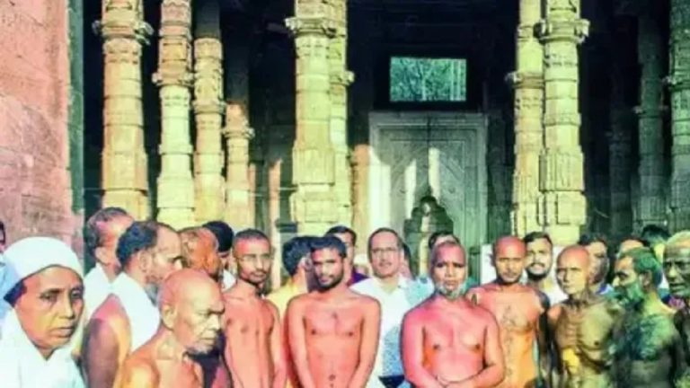 ‘अढ़ाई दिन का झोपड़ा असली मालिकों को सौंपा जाए’: जैन संतों उस मंदिर का किया दौरा, जिसे मुस्लिम आक्रांता कुतुबद्दीन ऐबक ने तोड़कर बना दिया मस्जिद