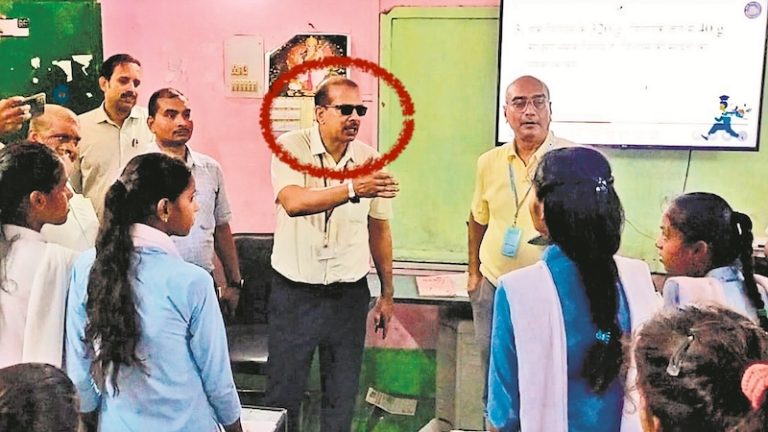 दुर्घटना का शिकार होते शिक्षक, क्लास में बेहोश होती छात्राएँ, बेंच-बोरिंग-बैग घोटाला, न गर्मी छुट्टी-न होली की… क्या शिक्षा व्यवस्था का और दम घोंट रहे KK पाठक?