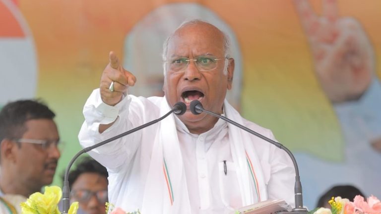 ‘चुनाव कर्मचारियों और मतदाताओं को हतोत्साहित करने वाला बयान’: वोटर टर्नआउट पर ECI ने कॉन्ग्रेस अध्यक्ष मल्लिकार्जुन खड़गे को लताड़ा, कहा – ये गैर-जिम्मेदाराना