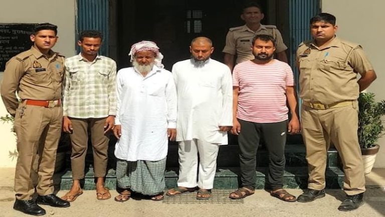 अकबर और युसूफ ने डकैती का माल मुरादाबाद में खरीदा, तमिलनाडु पुलिस बरामद करने पहुँची तो दम भर कूटा: 2 दारोगा घायल, वर्दी फाड़ी