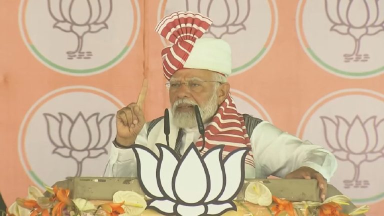 आदिवासी बेटियों के साथ ‘लव जिहाद’, आवाज उठाने पर इंडी गठबंधन वाले ‘मोदी के खिलाफ वोट जिहाद’ की करते हैं बात: झारखंड में PM मोदी ने गिनाए कॉन्ग्रेस के पाप