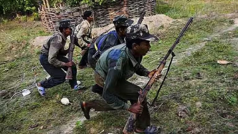 इस साल 100+ माओवादी ढेर, 400+ ने किया सरेंडर: छत्तीसगढ़ में सरकार बदलते वामपंथी हिंसा की टूटने लगी कमर, समझिए कैसे काम कर रही नई रणनीति