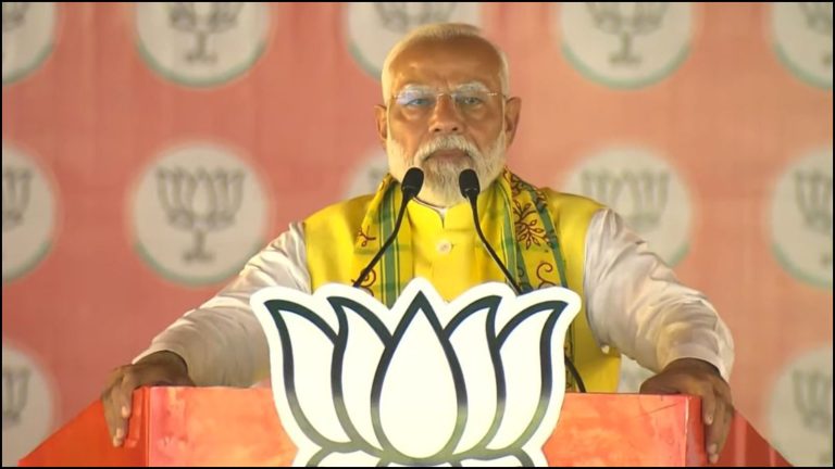 कॉन्ग्रेस और उसके साथियों ने पीढ़ियाँ बर्बाद की, अम्बेडकर नहीं होते तो नेहरू नहीं देते SC/ST को आरक्षण: चम्पारण में बोले पीएम मोदी