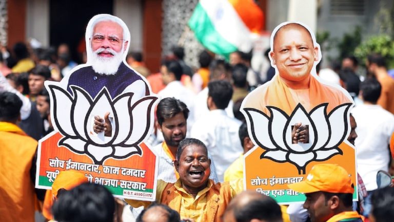 अपने बच्चों के साथ ‘अबकी बार मोदी सरकार’ पर बात कर रही थी सबा नाज, सलीम पन्नी ने साथियों के साथ मिलकर पीटा: प्रयागराज की घटना