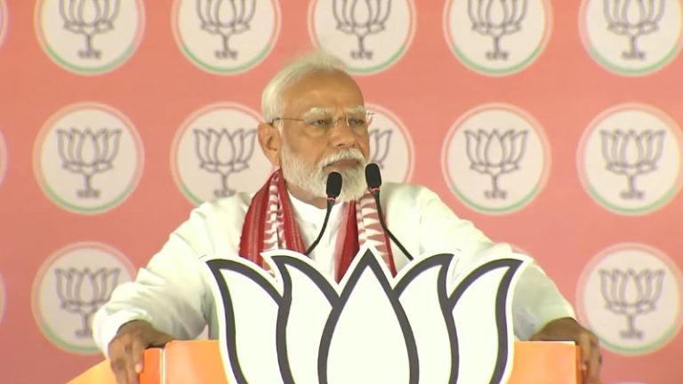 पाकिस्तान के पास एटम बम- ये कहकर अपने ही लोगों को डरा रही कॉन्ग्रेस: पीएम मोदी ने कहा- बम बेचने की नौबत, खरीदने वाला कोई नहीं