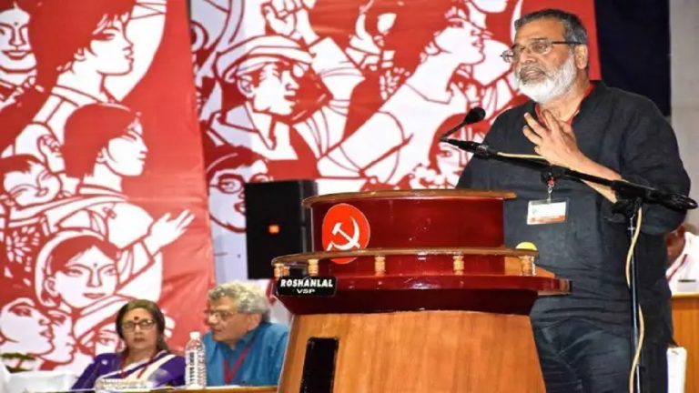चीनी पोपट ‘न्यूजक्लिक’ का फाउंडर प्रबीर पुरकायस्थ भारत में लोकतंत्र के खात्मे के बुन रहा था सपने, हिज्बुल्ला-मुस्लिम ब्रदरहुड के ‘जिहाद’ में देख रहा था रास्ता