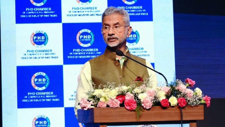 ‘घेरलू खान मार्केट की बिक्री कम हो गई है, इसीलिए अंतरराष्ट्रीय खान मार्केट मदद करने आया है’: विदेश मंत्री S जयशंकर का भारत विरोधी गिरोह पर प्रहार