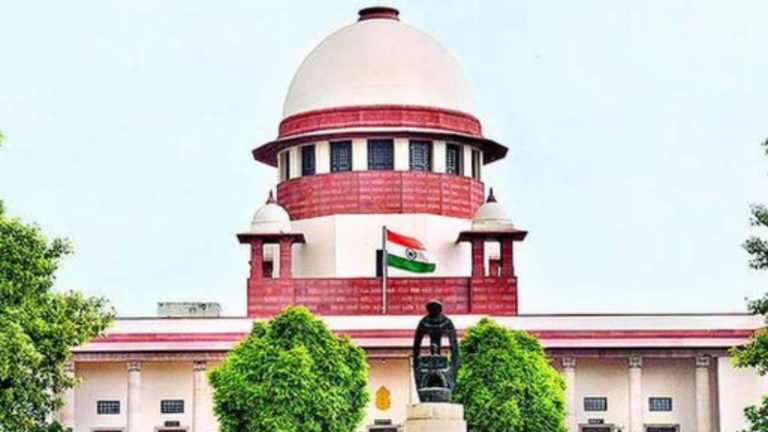 रोड से प्रदर्शनकारियों को हटाने के आदेश पर सुप्रीम कोर्ट ने लगाई रोक: HC ने पंजाब सरकार को दिया था आदेश, कहा था- गुरु ग्रंथ साहिब को ढाल बना नहीं जाम कर सकते सड़क