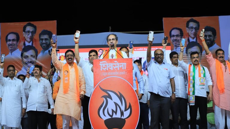 आतंकियों-वामपंथियों की राह पर उद्धव ठाकरे, भाजपा पर कॉमेंट में गौमूत्र का सहारा: अमित शाह बोले थे – ‘बाला साहेब ठाकरे की विरासत नहीं संभाल पाए’
