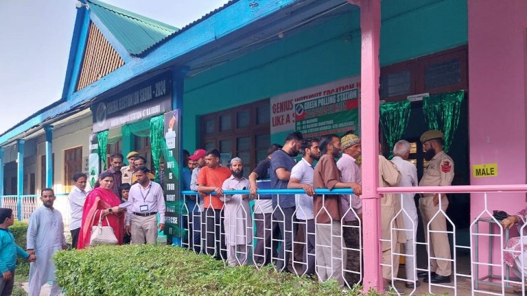 पश्चिम बंगाल में हिंसा, 1 की मौत: लोकसभा चुनाव के छठे चरण में 40% तक वोटिंग, यूपी-झारखंड में भी आई तेजी