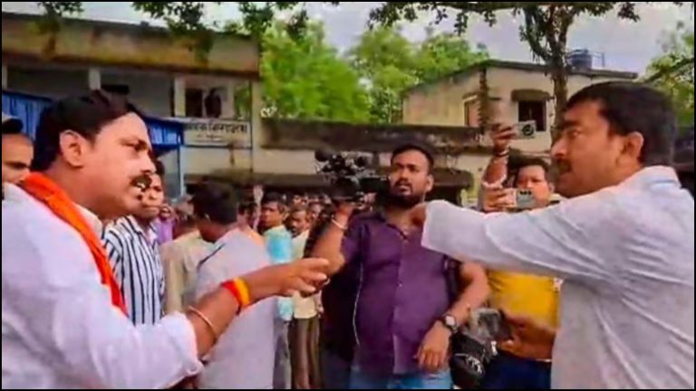 तीसरे चरण में भी बंगाल में चुनावी हिंसा जारी, कॉन्ग्रेस नेता के यहाँ फेंका गया देसी बम, फर्जी पोलिंग एजेंट बनाने के आरोप: 11 बजे तक 32.82% वोटिंग