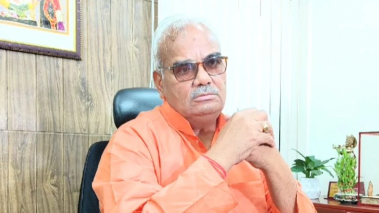 स्कूल टाइम में नमाज पढ़ने नहीं जा सकेंगे राजस्थान के शिक्षक, मोबाइल ले जाने पर बैन: शिक्षा मंत्री मदन दिलावर ने फोन को बताया बीमारी