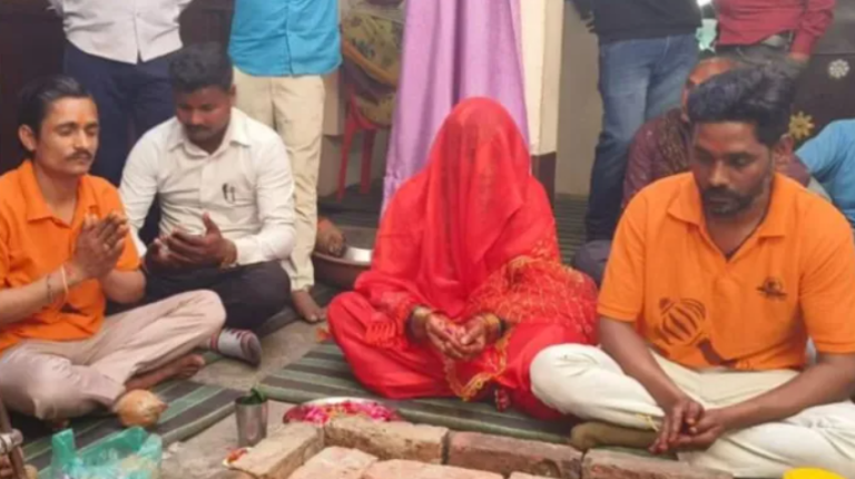 ‘मुस्लिम बस्ती में रहना है तो बनो मुसलमान, हिंदू देवताओं की पूजा बंद करो’ : फतेहपुर के शिव-कविता की घरवापसी की कहानी, 20 साल पहले किया था कबूल इस्लाम