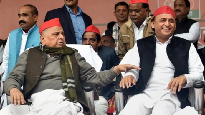 मुलायम सिंह यादव और अखिलेश यादव