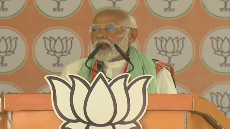 ‘मुजरा करने दो विपक्ष को… मैं खड़ा हूँ एसी-एसटी और ओबीसी के आरक्षण के साथ’ : PM मोदी की बिहार-यूपी में हुंकार, बोले- नहीं छिनने दूँगा वंचितों का अधिकार