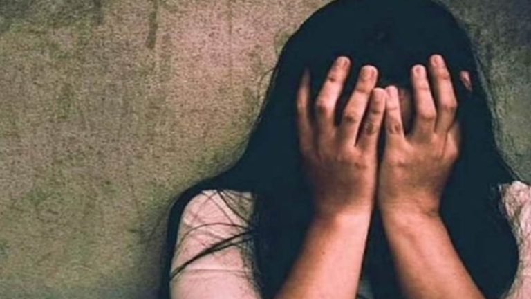 एक ने फुटपाथ पर रेप किया, दूसरा बचाने की जगह बनाता रहा वीडियो, तीसरी कॉन्ग्रेस कर रही राजनीति: उज्जैन को सबने मिलकर किया शर्मसार